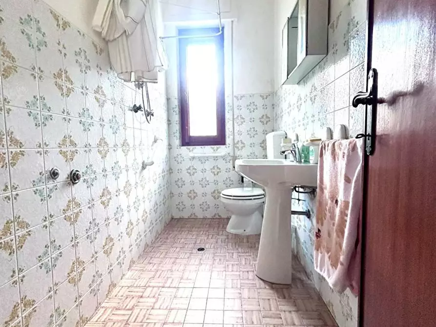 Immagine 4 di Casa indipendente in vendita  a Ortonovo