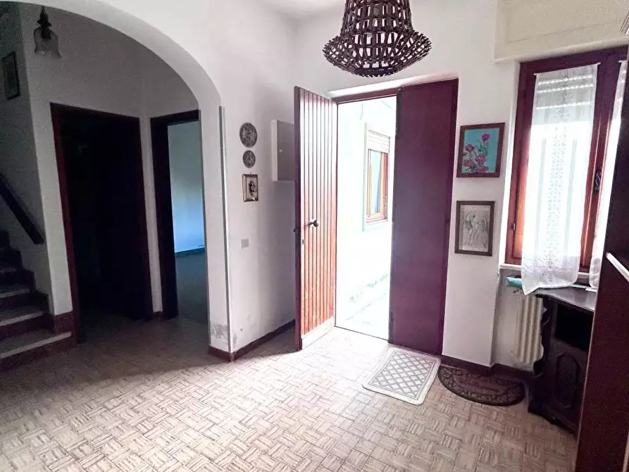 Immagine 6 di Casa indipendente in vendita  a Ortonovo