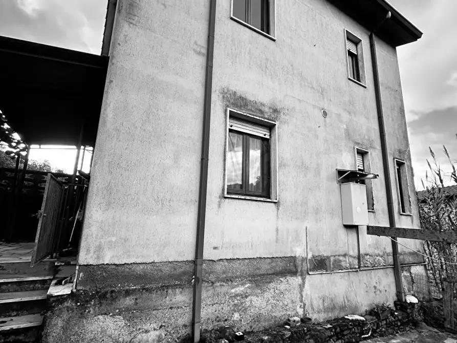 Immagine 28 di Casa indipendente in vendita  a Ortonovo