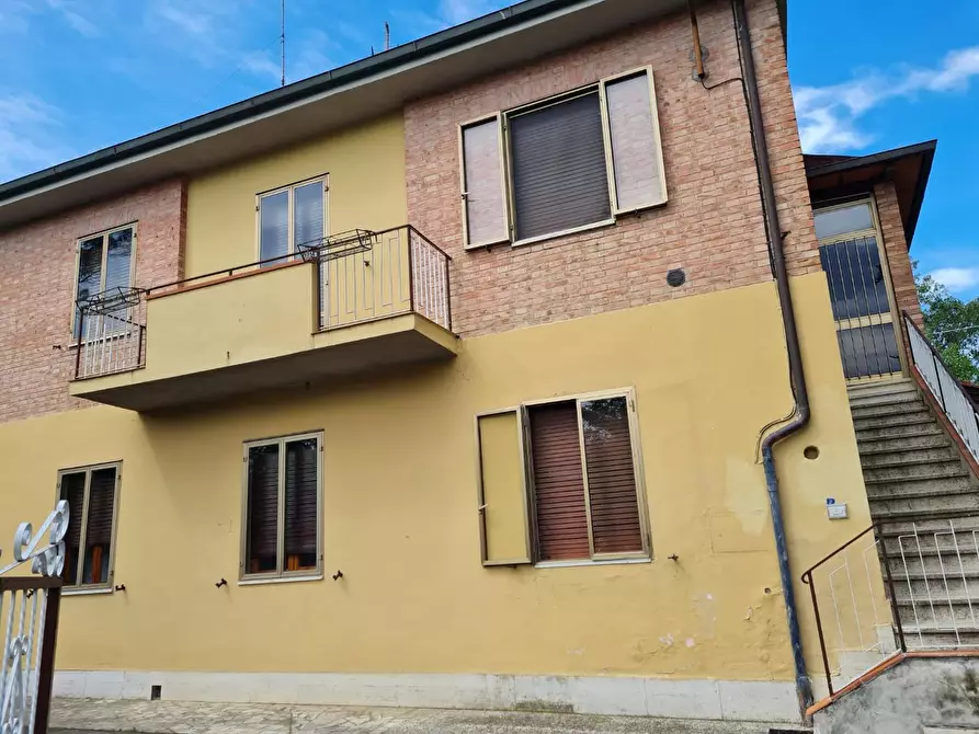 Immagine 10 di Appartamento in vendita  a Siena