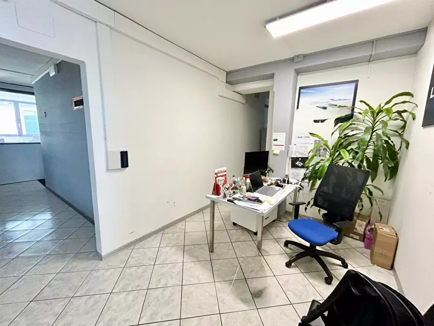 Immagine 4 di Ufficio in affitto  a Ponsacco