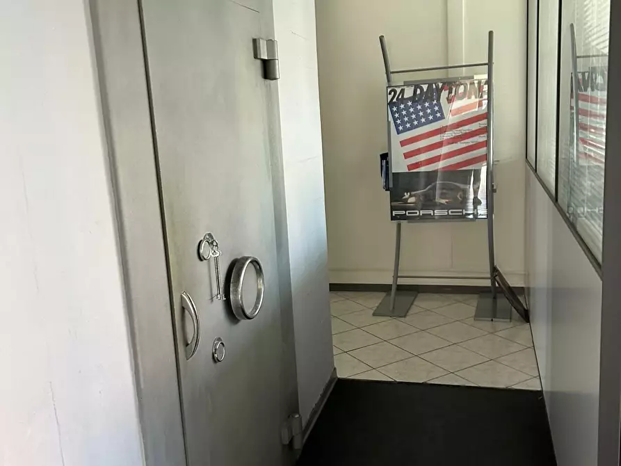 Immagine 6 di Ufficio in affitto  a Ponsacco