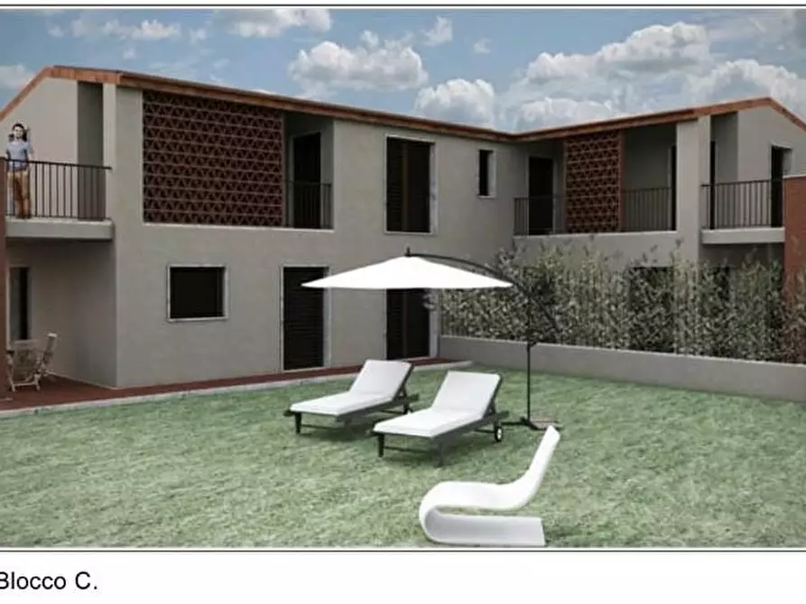 Immagine 1 di Terreno residenziale in vendita  a Sarzana