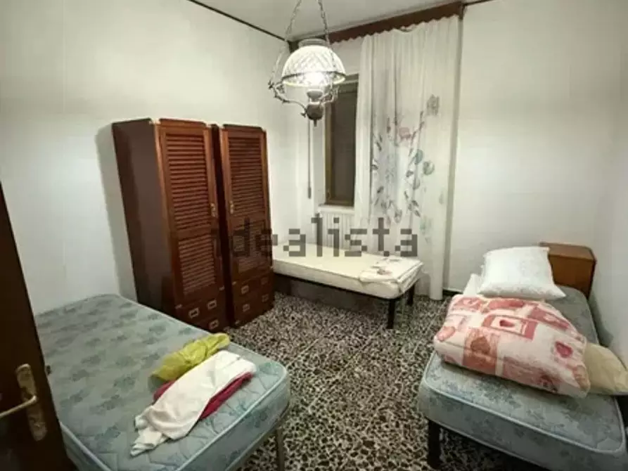 Immagine 11 di Appartamento in vendita  a Livorno