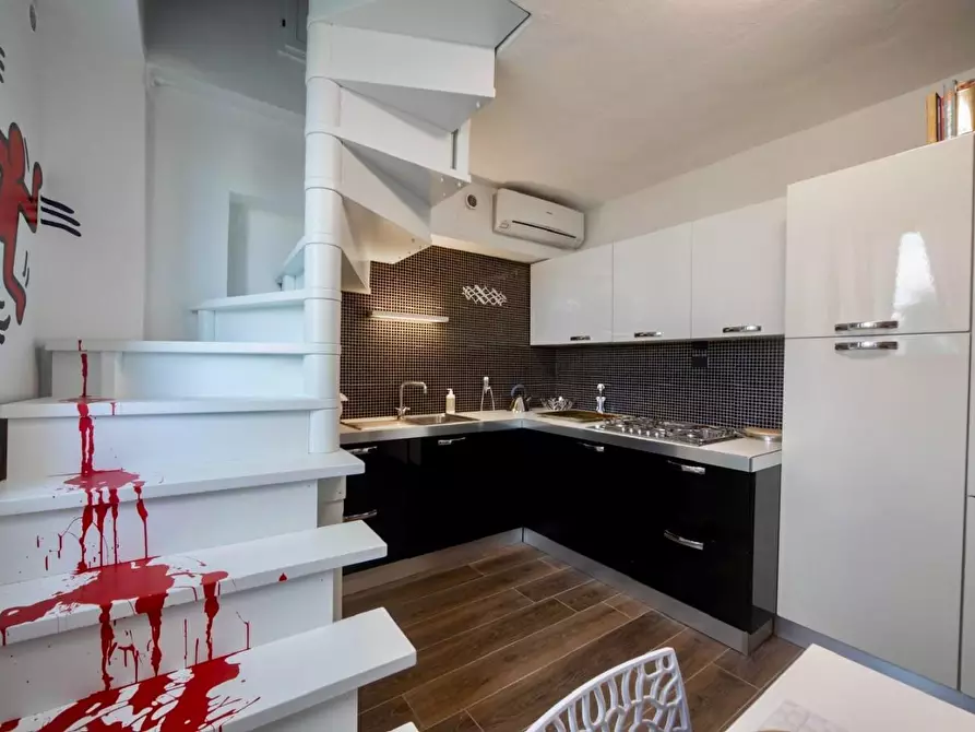 Immagine 7 di Appartamento in vendita  a Viareggio