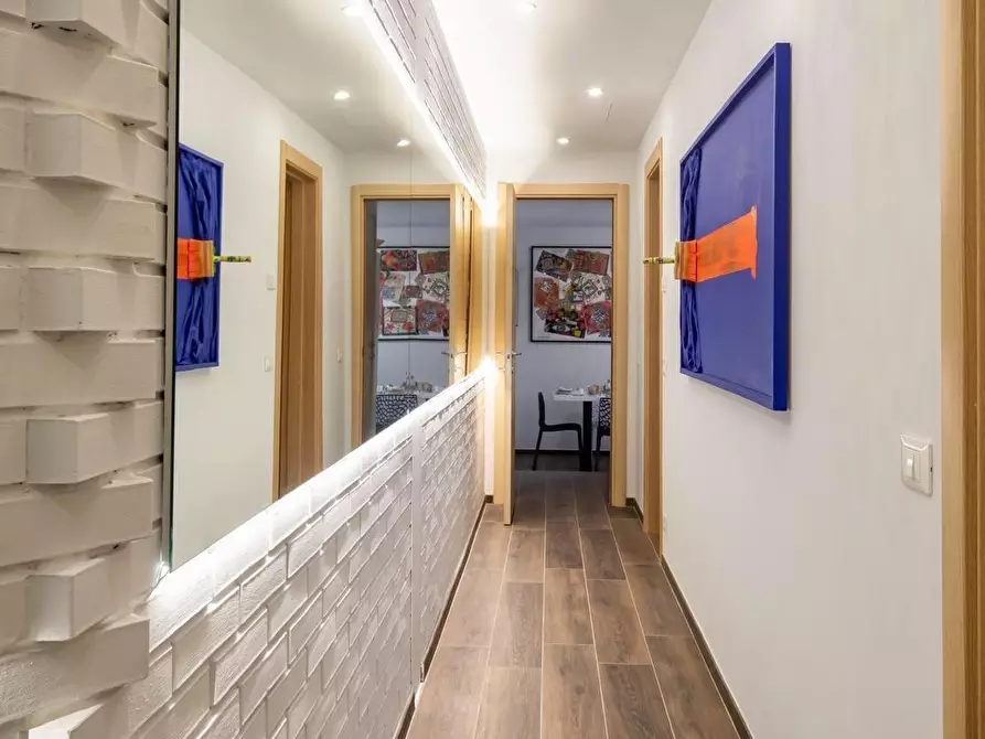 Immagine 10 di Appartamento in vendita  a Viareggio