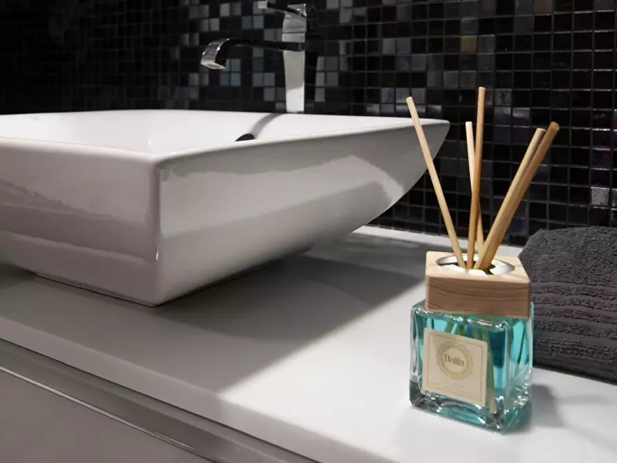 Immagine 23 di Appartamento in vendita  a Viareggio