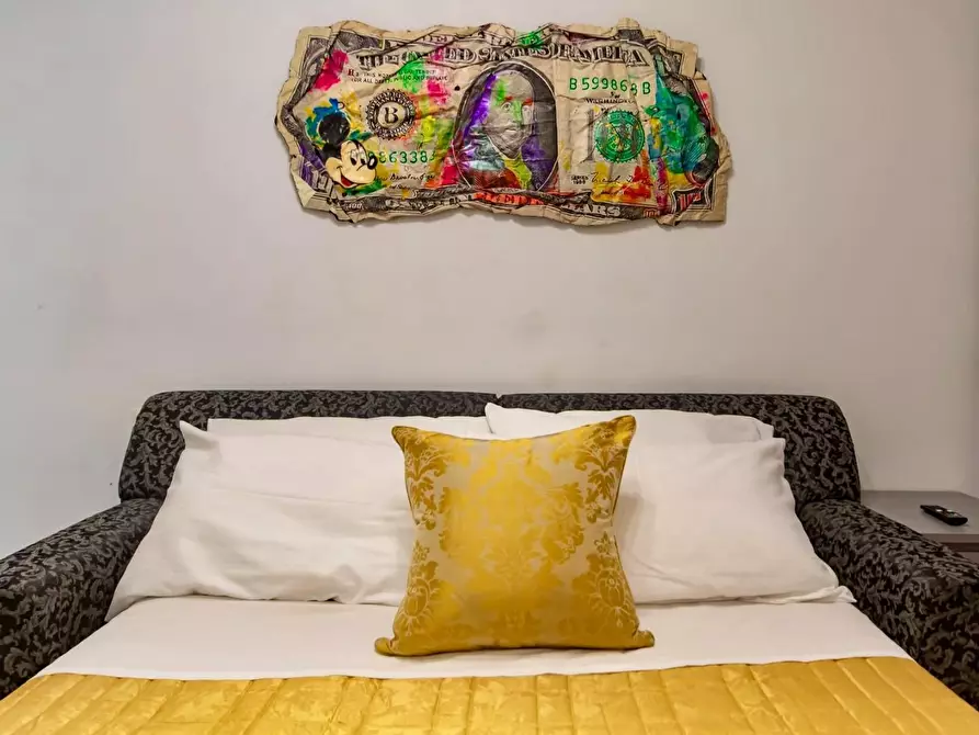 Immagine 14 di Appartamento in vendita  a Viareggio