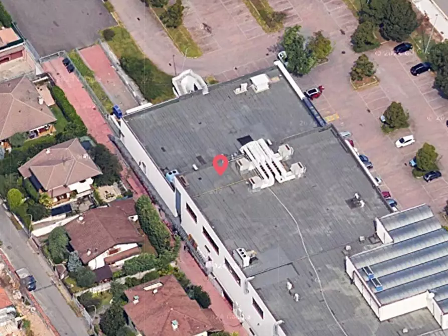 Immagine 2 di Negozio in vendita  a Legnano