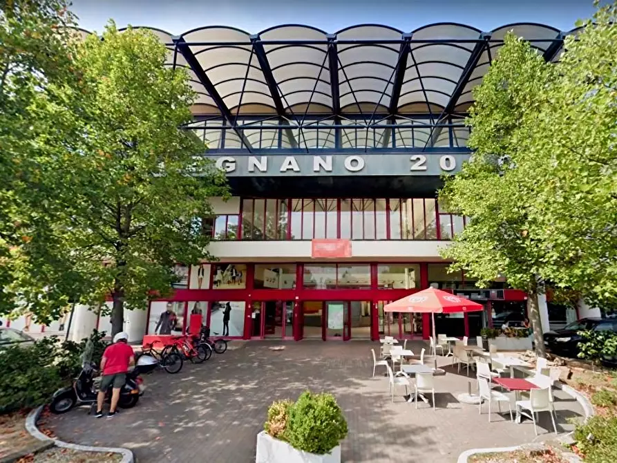 Immagine 3 di Negozio in vendita  a Legnano