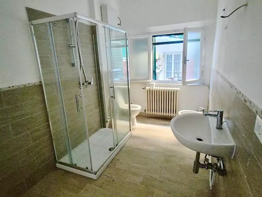 Immagine 15 di Villa in vendita  a Pisa