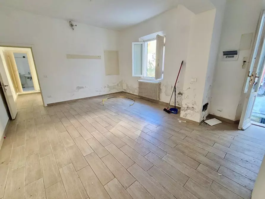 Immagine 4 di Villa in vendita  a Pisa