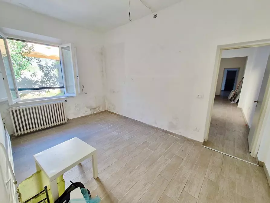 Immagine 9 di Villa in vendita  a Pisa