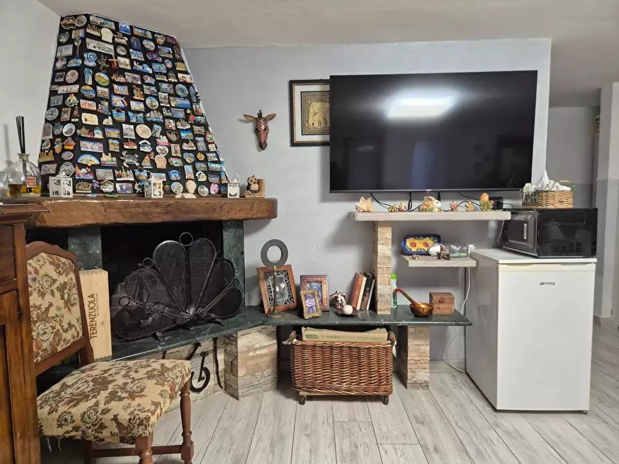 Immagine 36 di Villetta a schiera in vendita  a Carrara