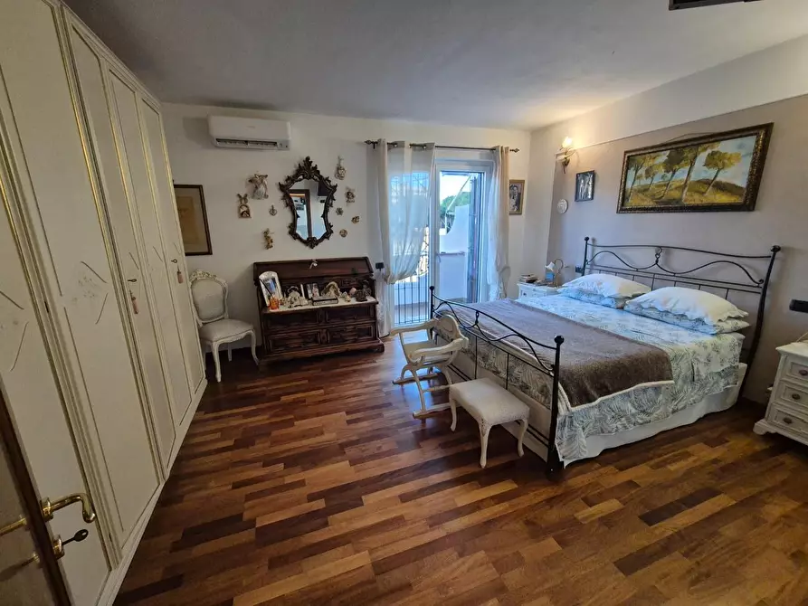 Immagine 24 di Villetta a schiera in vendita  a Carrara