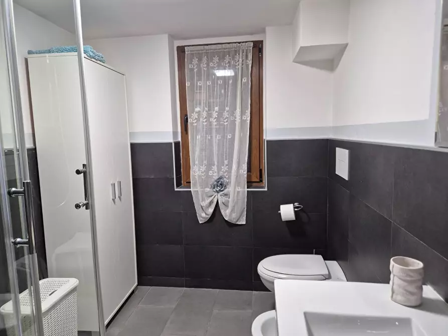 Immagine 38 di Villetta a schiera in vendita  a Carrara