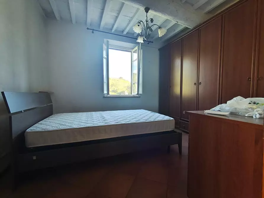 Immagine 16 di Appartamento in vendita  a Lucca