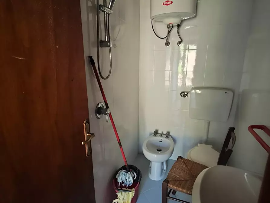 Immagine 9 di Appartamento in vendita  a Lucca