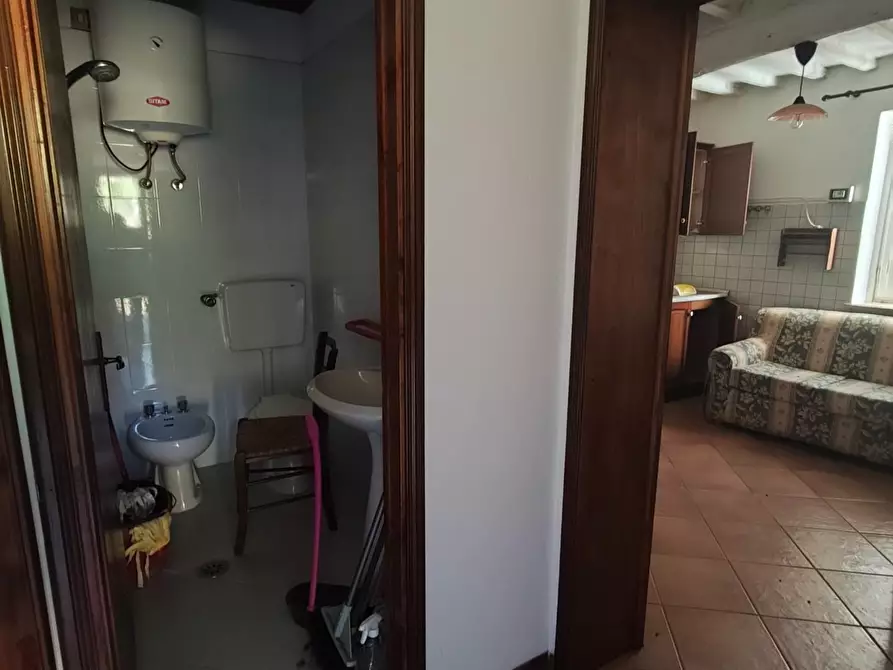 Immagine 3 di Appartamento in vendita  a Lucca