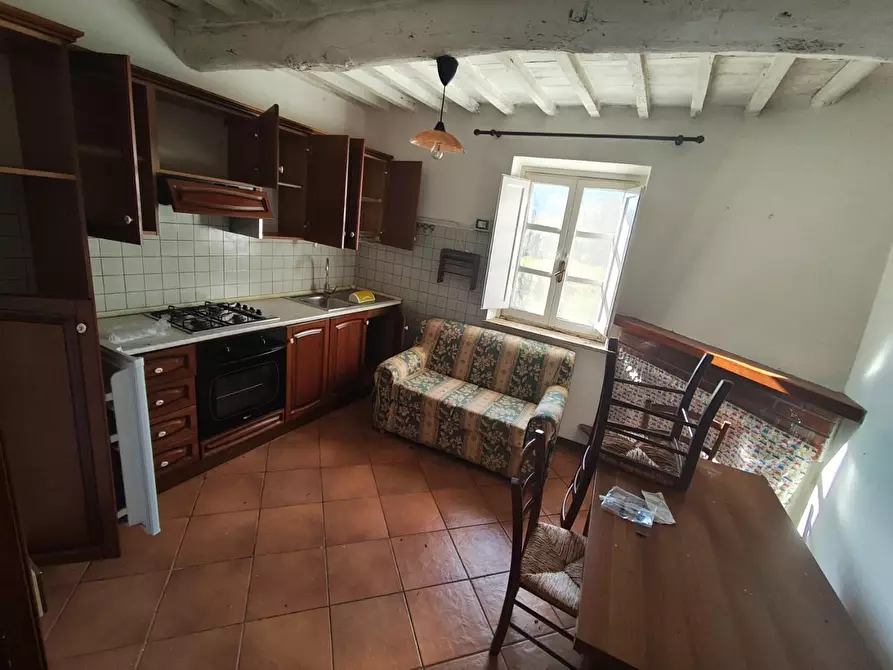 Immagine 21 di Appartamento in vendita  a Lucca