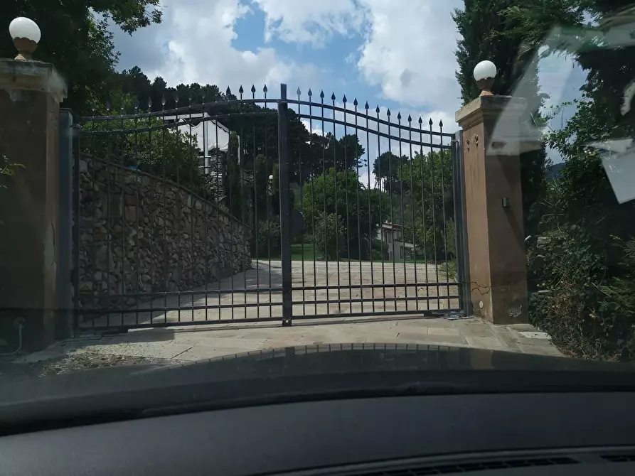 Immagine 2 di Villa in vendita  a Buti