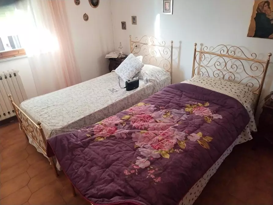 Immagine 11 di Villetta a schiera in vendita  a Massa