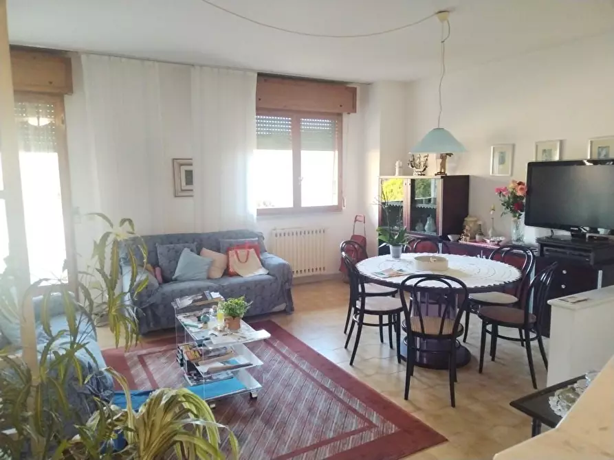 Immagine 2 di Villetta a schiera in vendita  a Massa