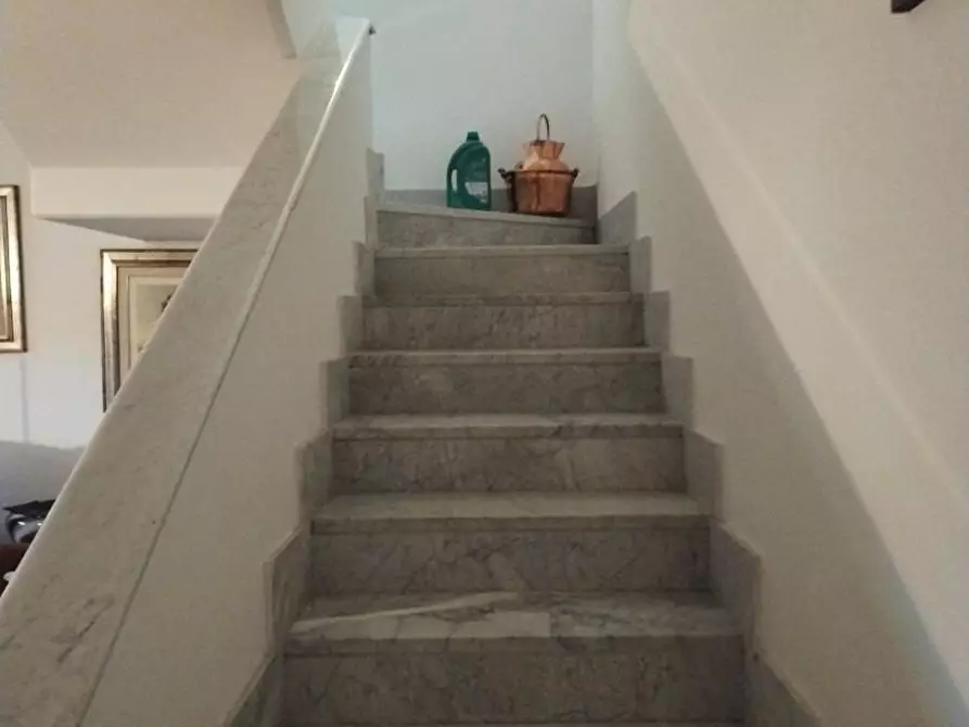 Immagine 9 di Villetta a schiera in vendita  a Massa