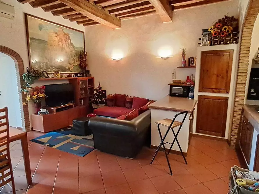 Immagine 2 di Appartamento in vendita  a Cecina