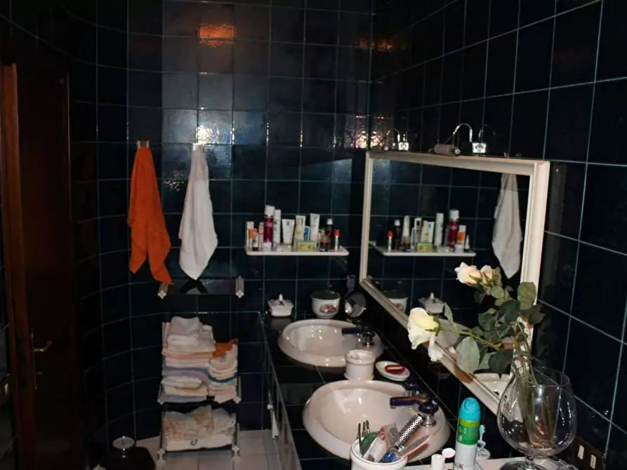 Immagine 10 di Casa indipendente in vendita  a Carrara