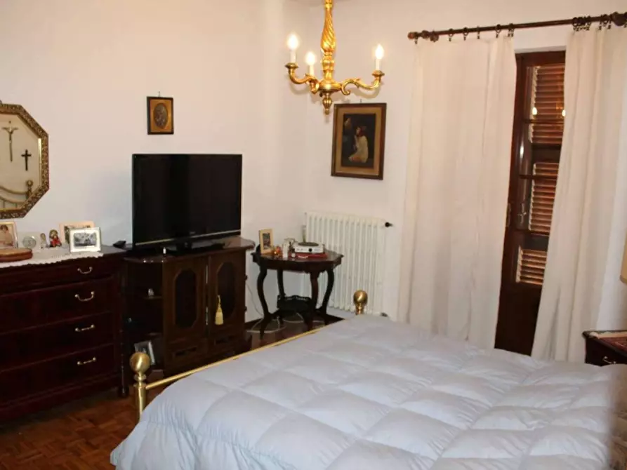 Immagine 13 di Casa indipendente in vendita  a Carrara