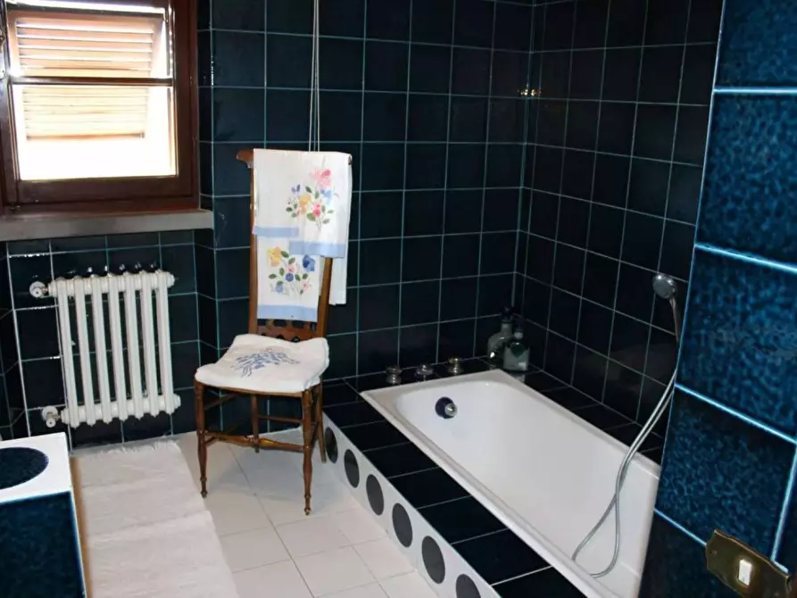 Immagine 9 di Casa indipendente in vendita  a Carrara