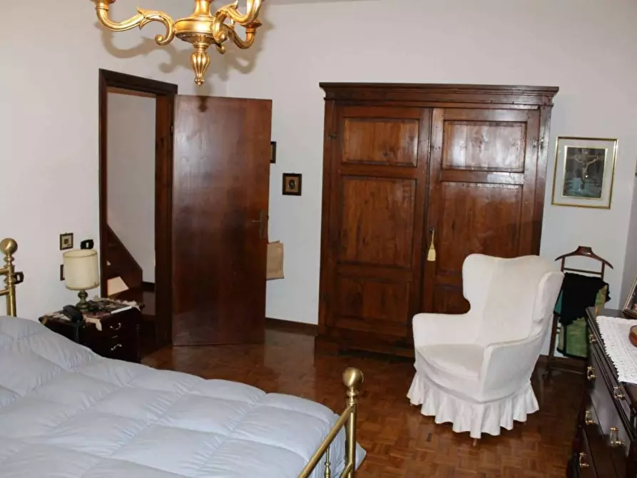 Immagine 15 di Casa indipendente in vendita  a Carrara