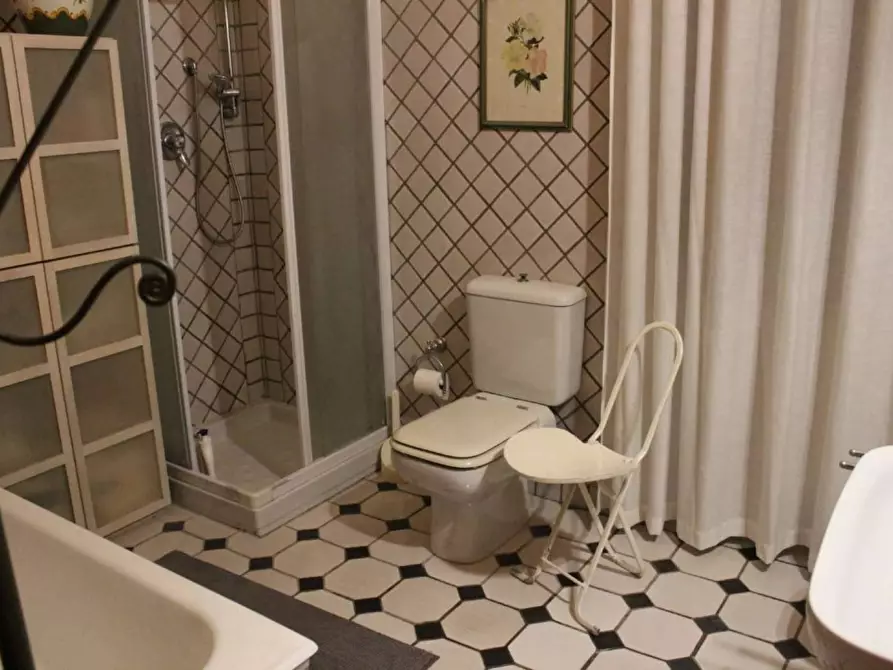 Immagine 18 di Villa in vendita  a Carrara