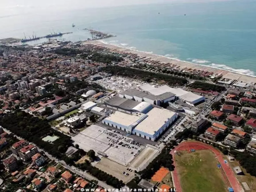 Immagine 14 di Mansarda in vendita  a Carrara