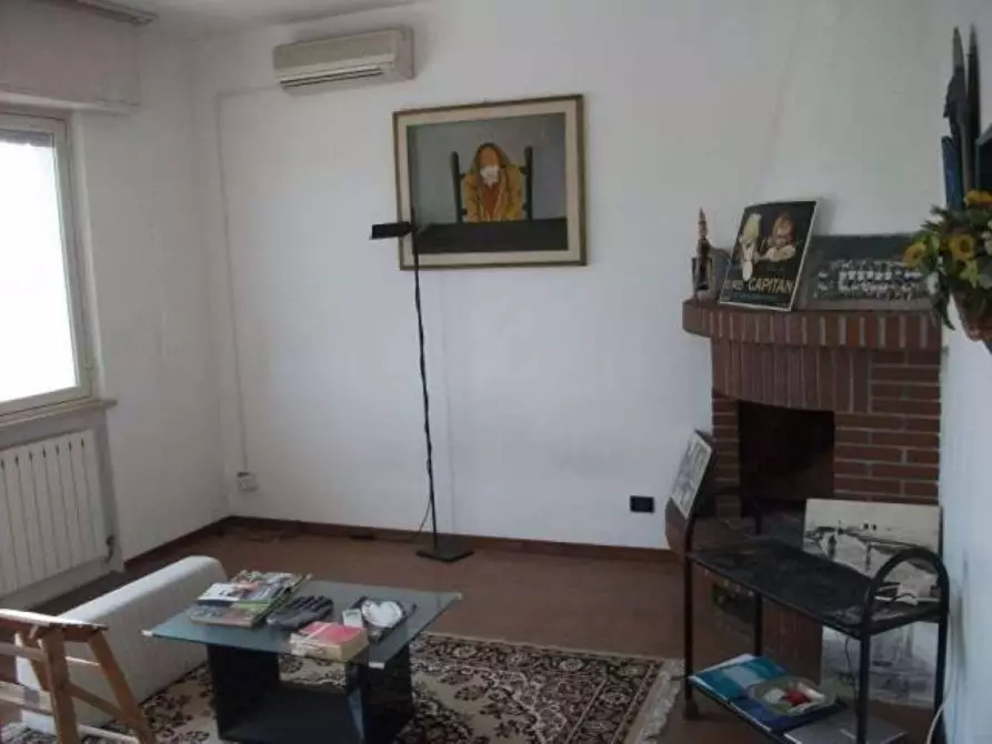 Immagine 10 di Mansarda in vendita  a Carrara