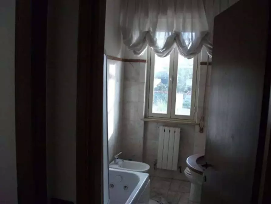 Immagine 7 di Mansarda in vendita  a Carrara