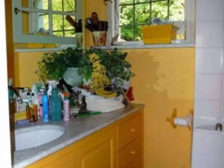 Immagine 7 di Casa semindipendente in vendita  a Carrara