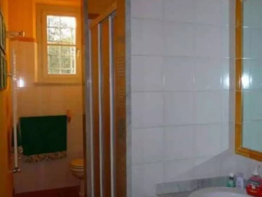 Immagine 12 di Casa semindipendente in vendita  a Carrara