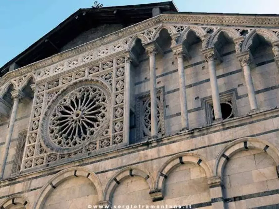 Immagine 18 di Casa semindipendente in vendita  a Carrara