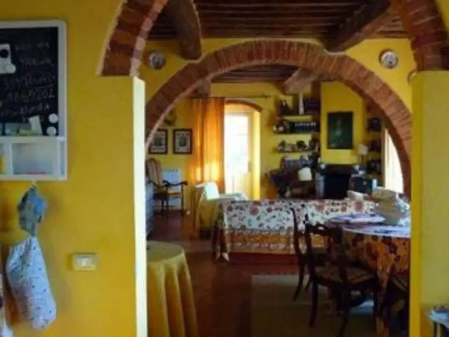 Immagine 3 di Casa semindipendente in vendita  a Carrara