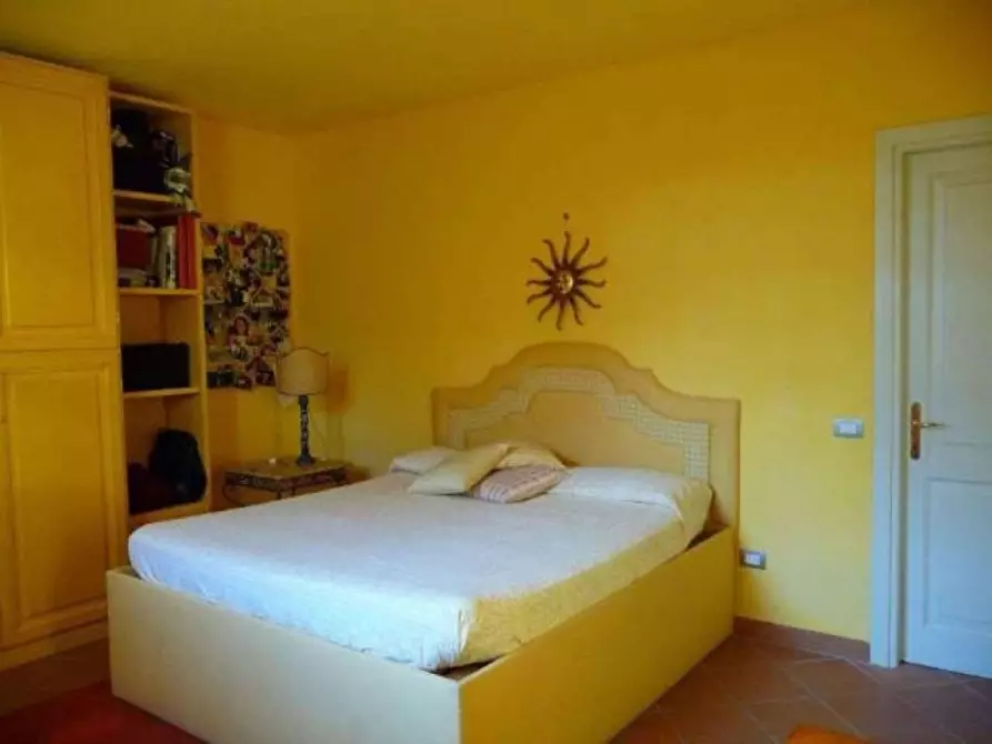 Immagine 10 di Casa semindipendente in vendita  a Carrara