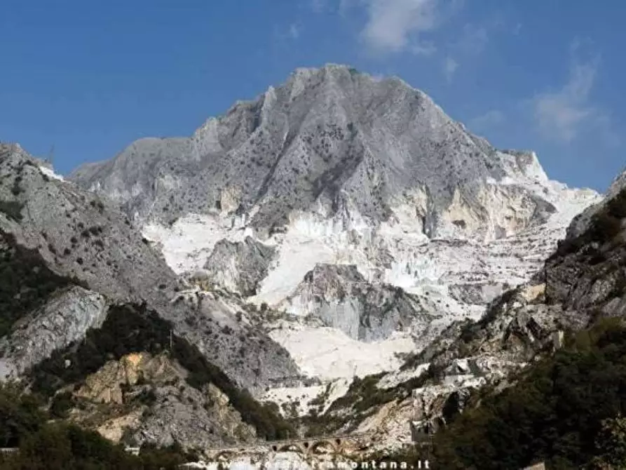 Immagine 20 di Casa semindipendente in vendita  a Carrara