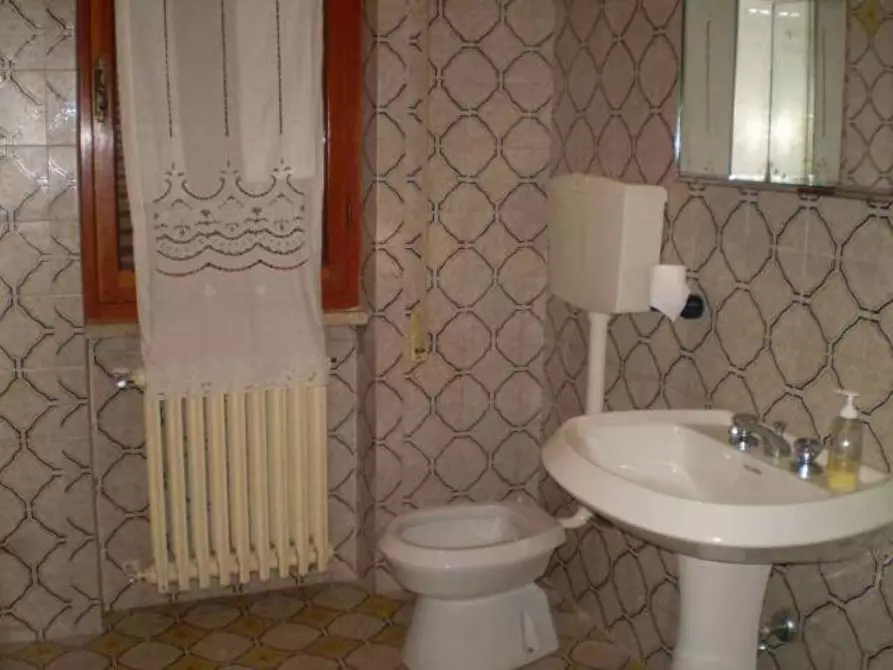 Immagine 19 di Casa indipendente in vendita  a Carrara