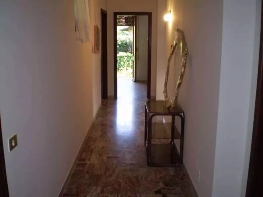 Immagine 18 di Casa indipendente in vendita  a Carrara