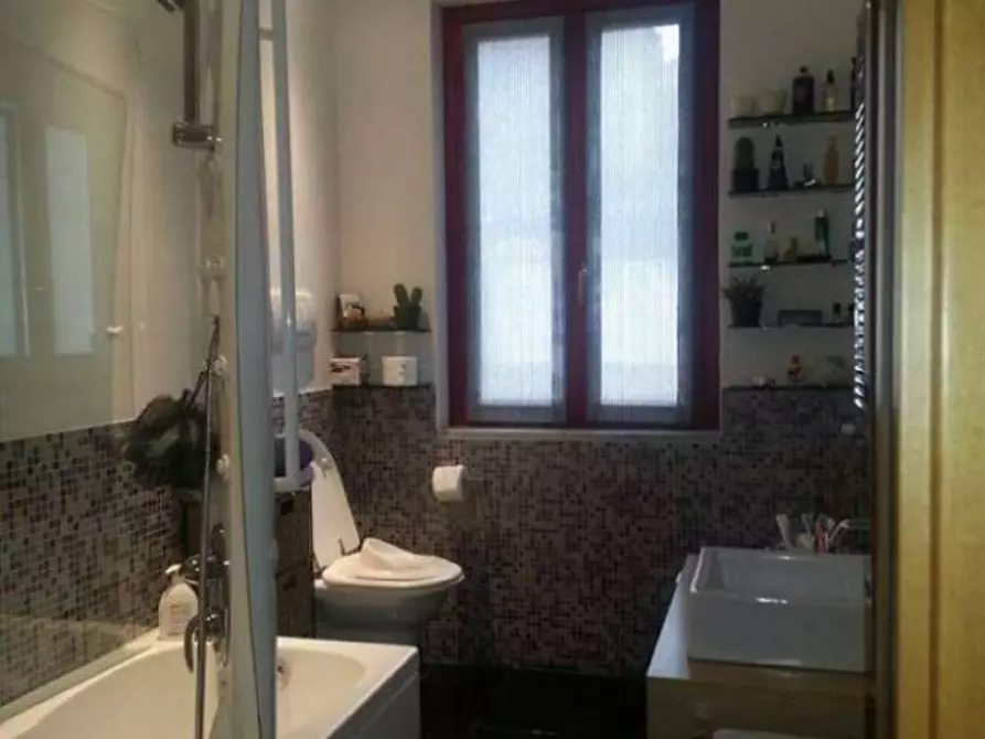 Immagine 4 di Casa indipendente in vendita  a Carrara