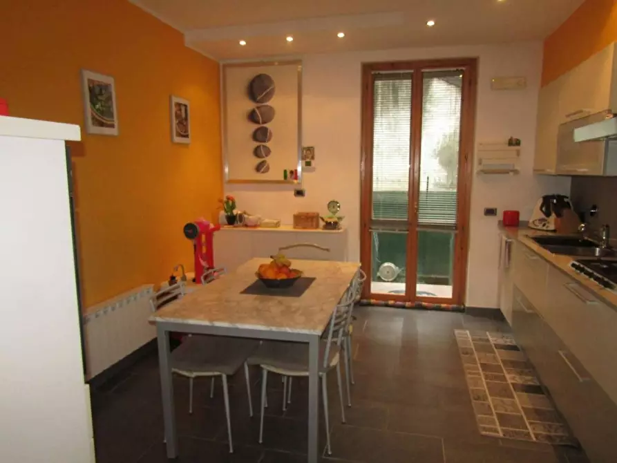 Immagine 10 di Casa indipendente in vendita  a Carrara