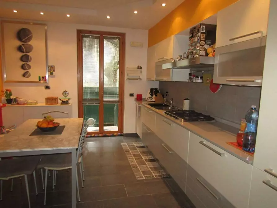 Immagine 9 di Casa indipendente in vendita  a Carrara