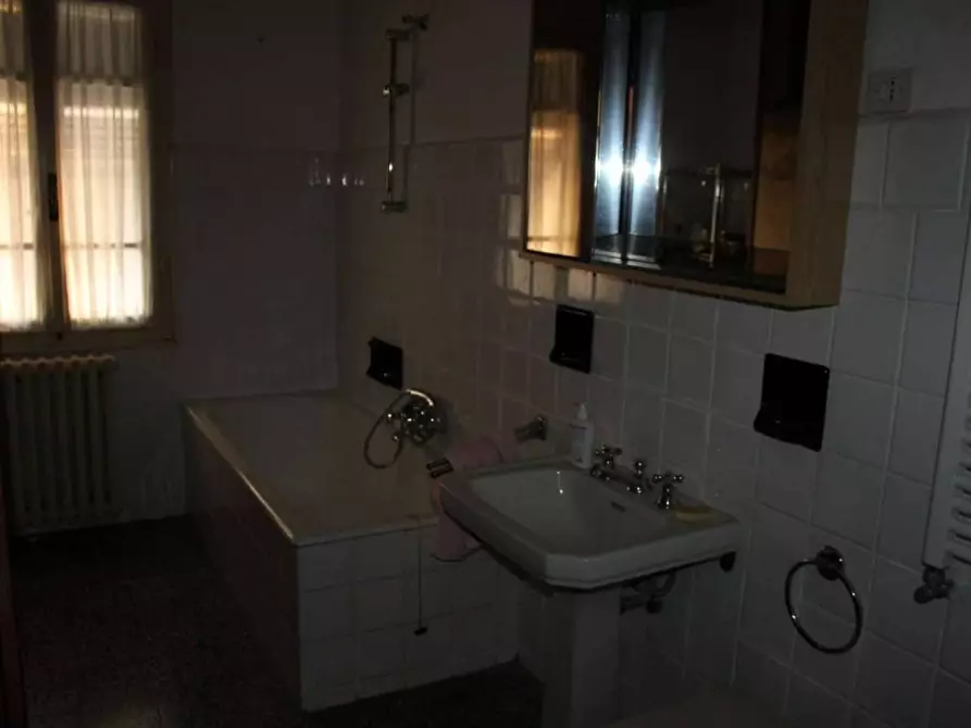 Immagine 15 di Casa indipendente in vendita  a Carrara