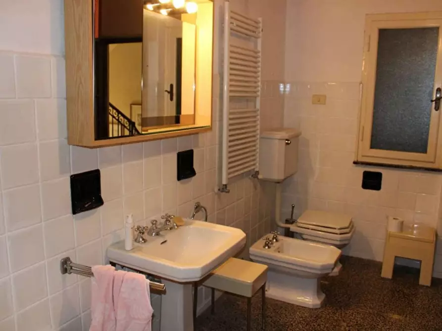 Immagine 16 di Casa indipendente in vendita  a Carrara